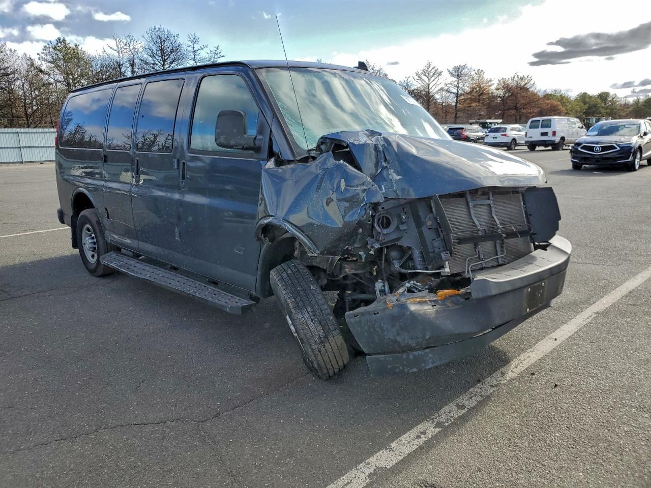 2017 CHEVROLET Express 3500