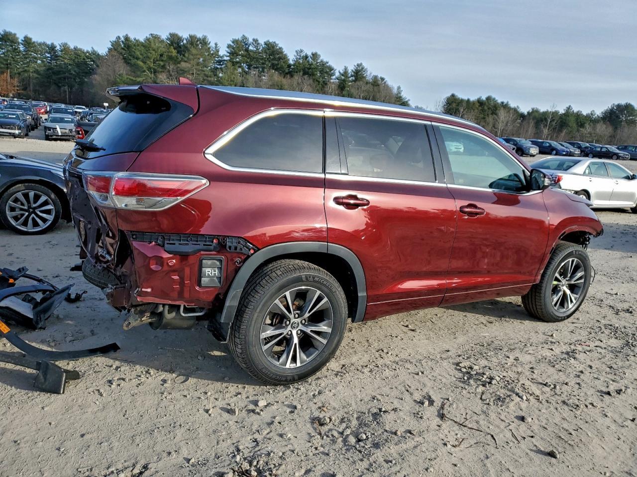 2016 TOYOTA HIGHLANDER