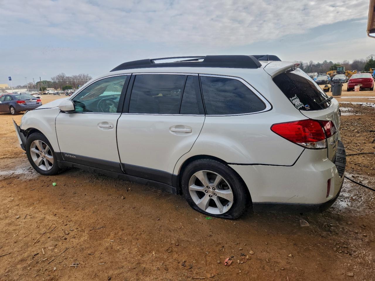 2013 SUBARU Outback