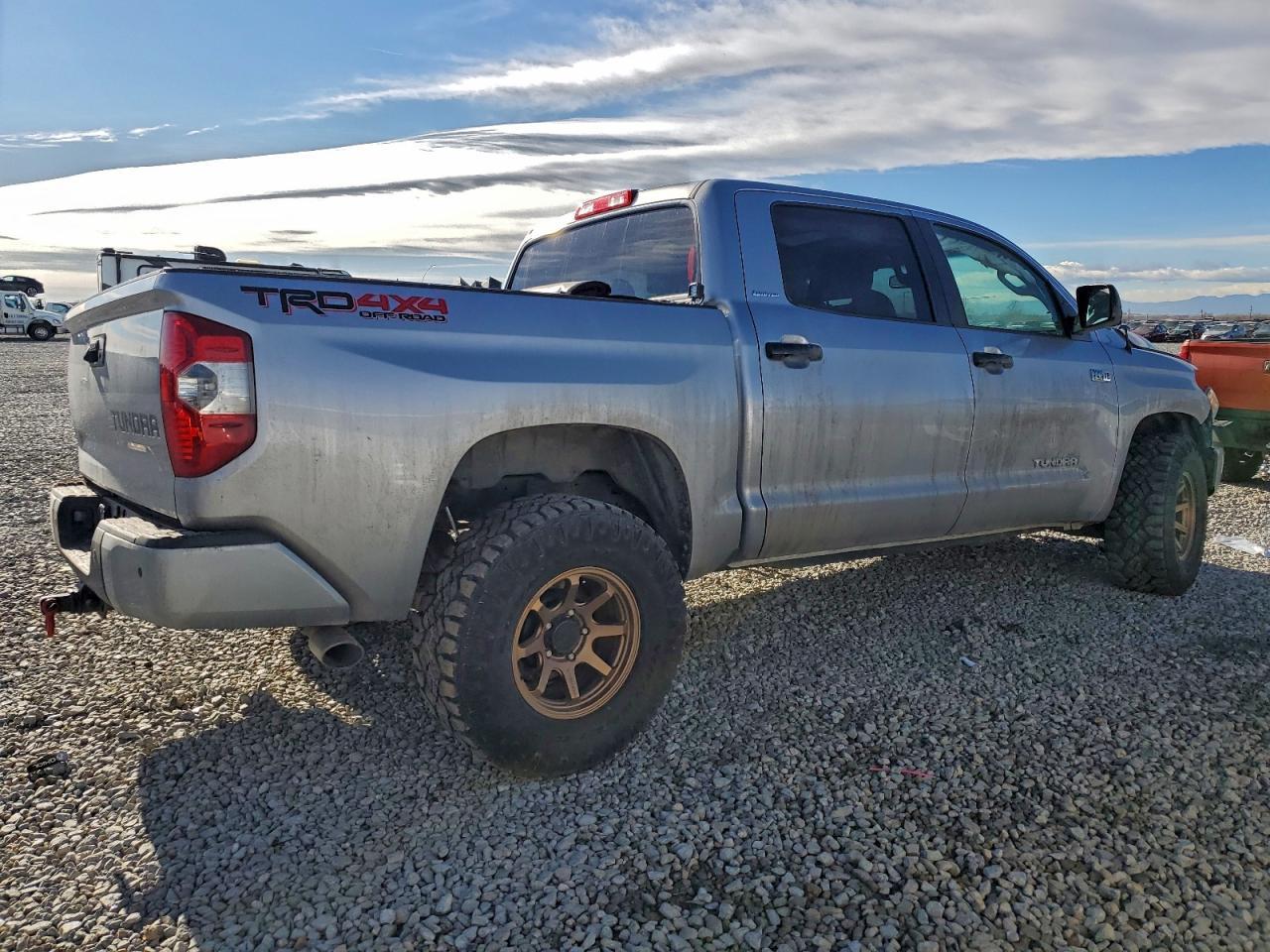 2015 TOYOTA TUNDRA