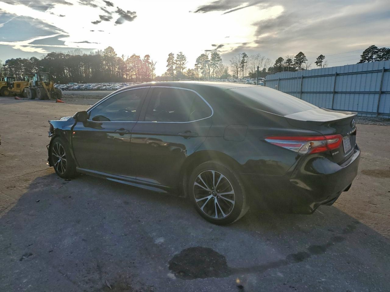 2018 TOYOTA CAMRY