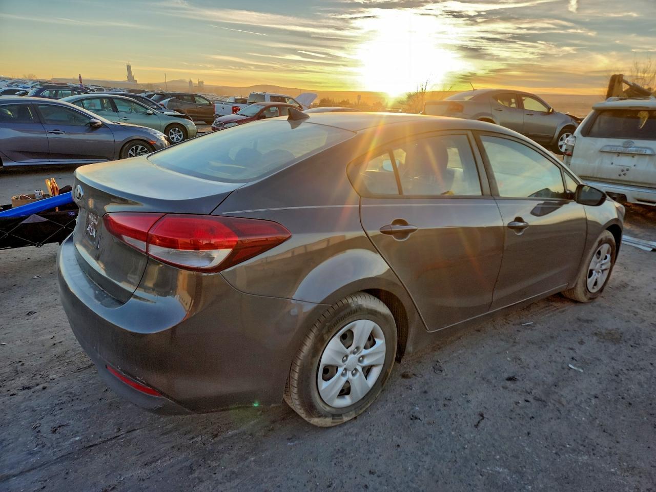 2017 KIA FORTE