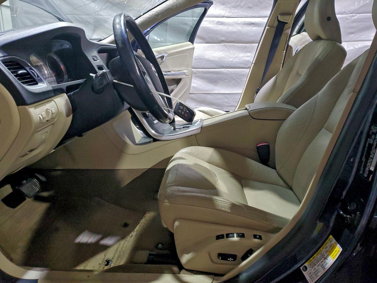 2011 VOLVO S60