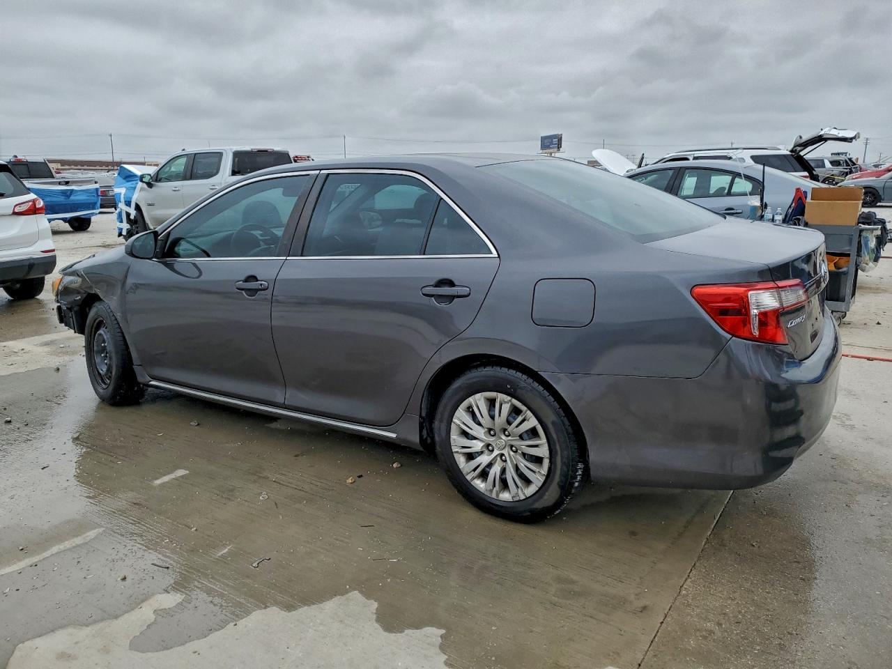 2014 TOYOTA CAMRY