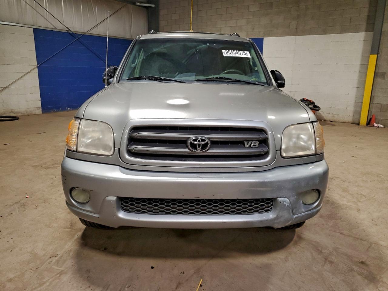 2004 TOYOTA Sequoia