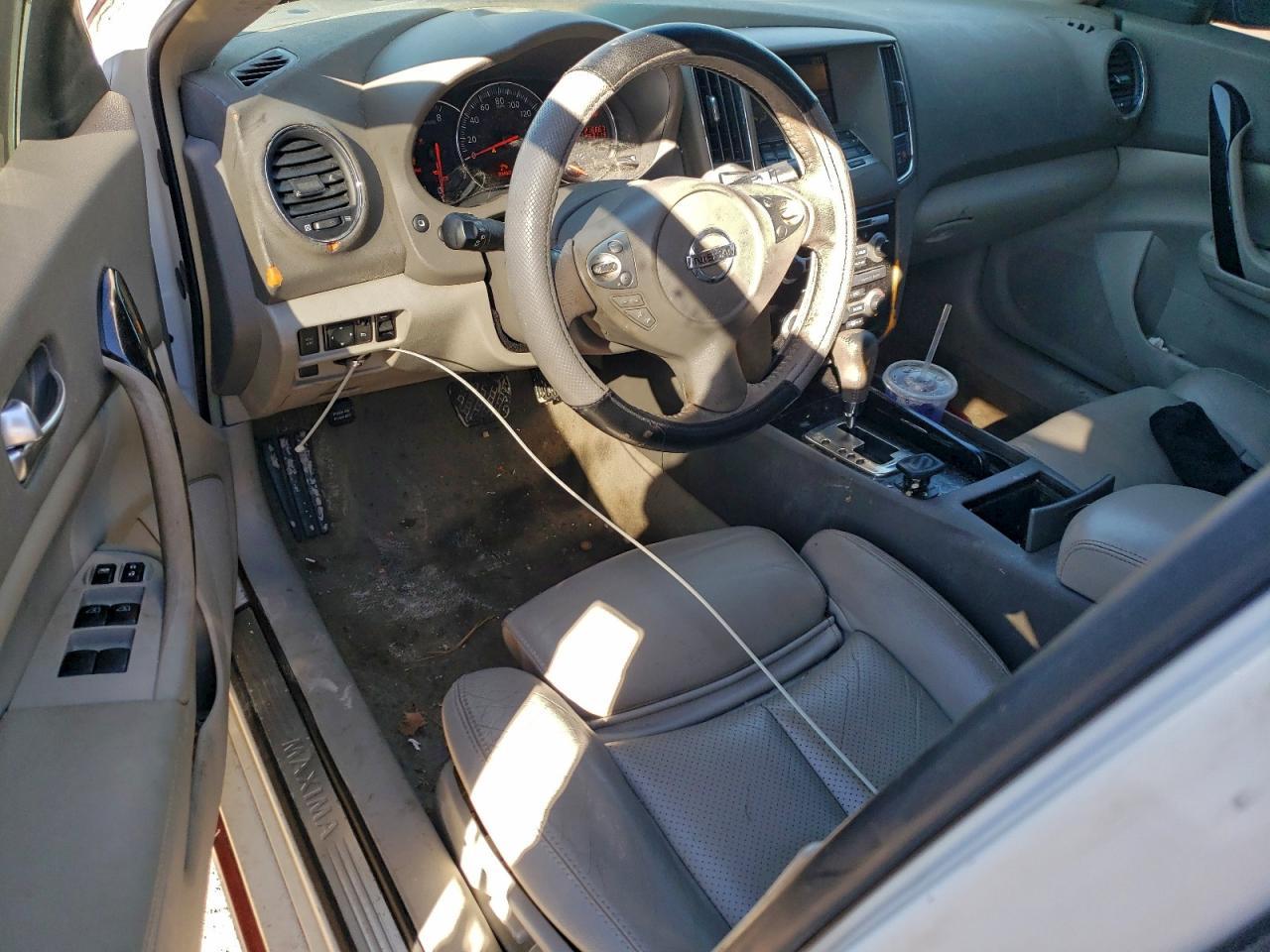 2009 NISSAN Maxima