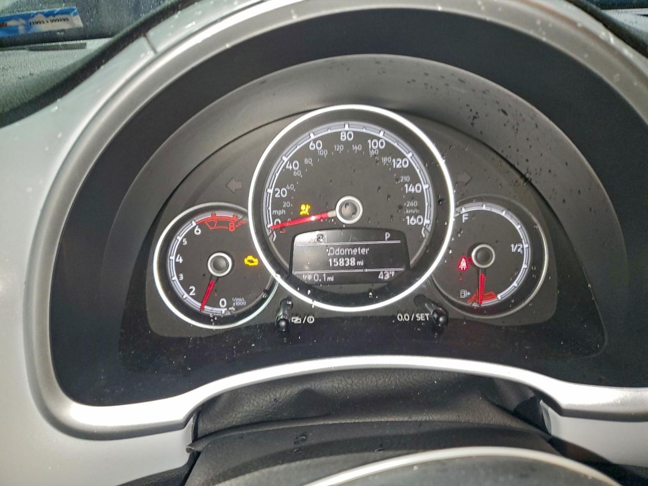 2018 VOLKSWAGEN Beetle
