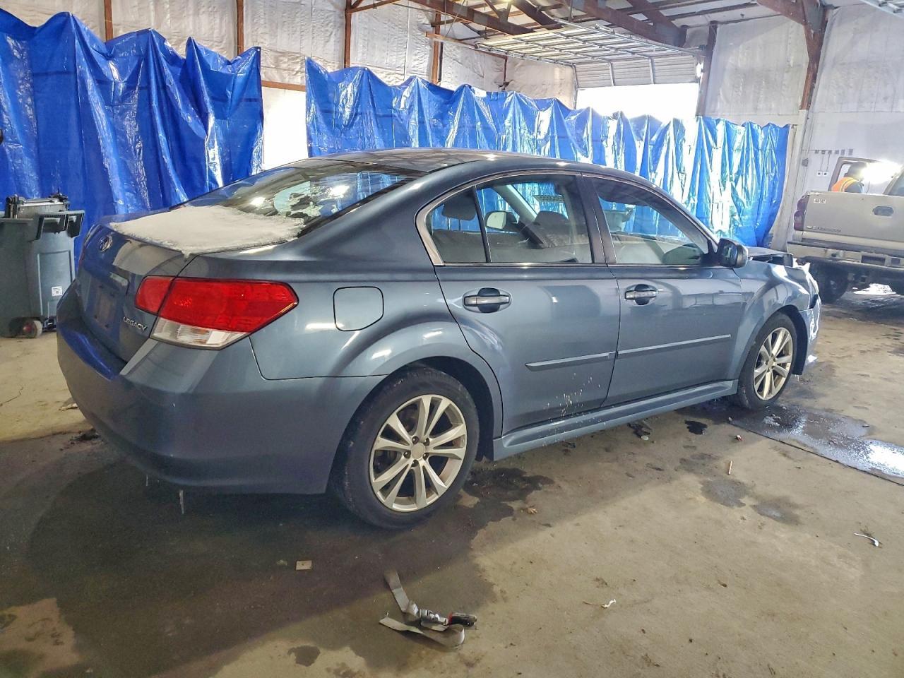 2013 SUBARU Legacy