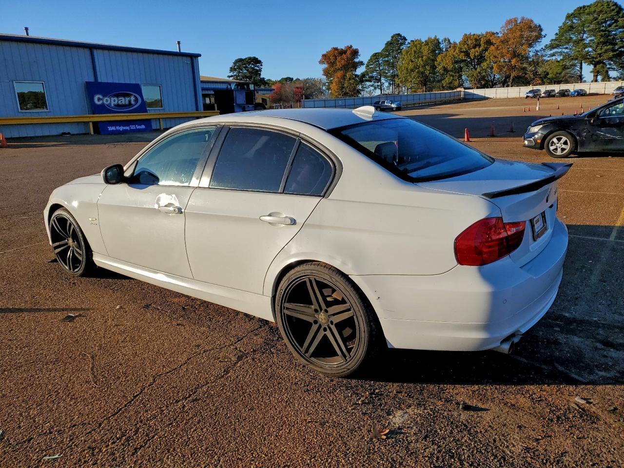 2011 BMW 3 SERIES
