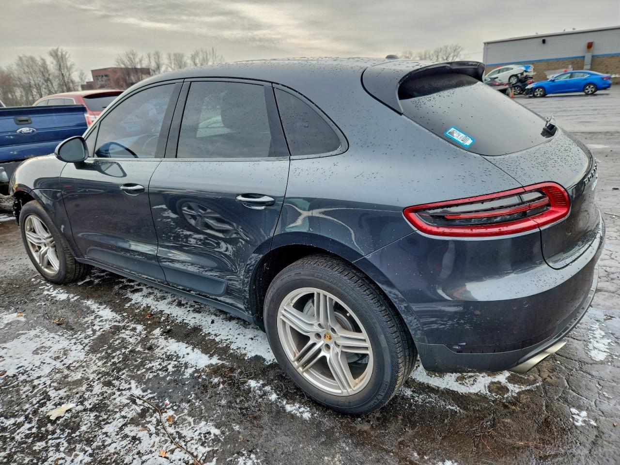 2017 PORSCHE Macan