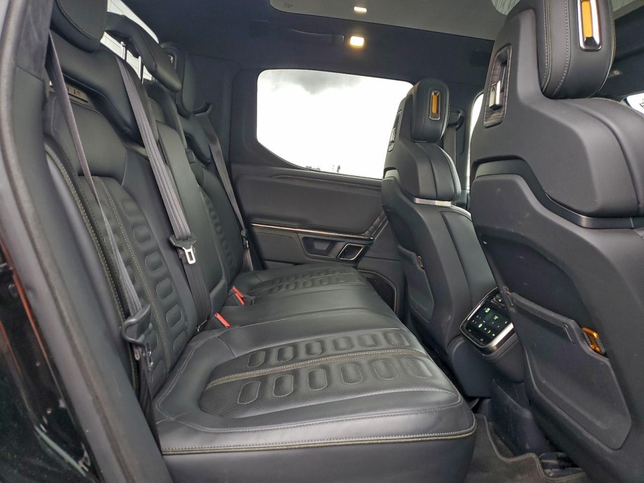 2022 RIVIAN R1t