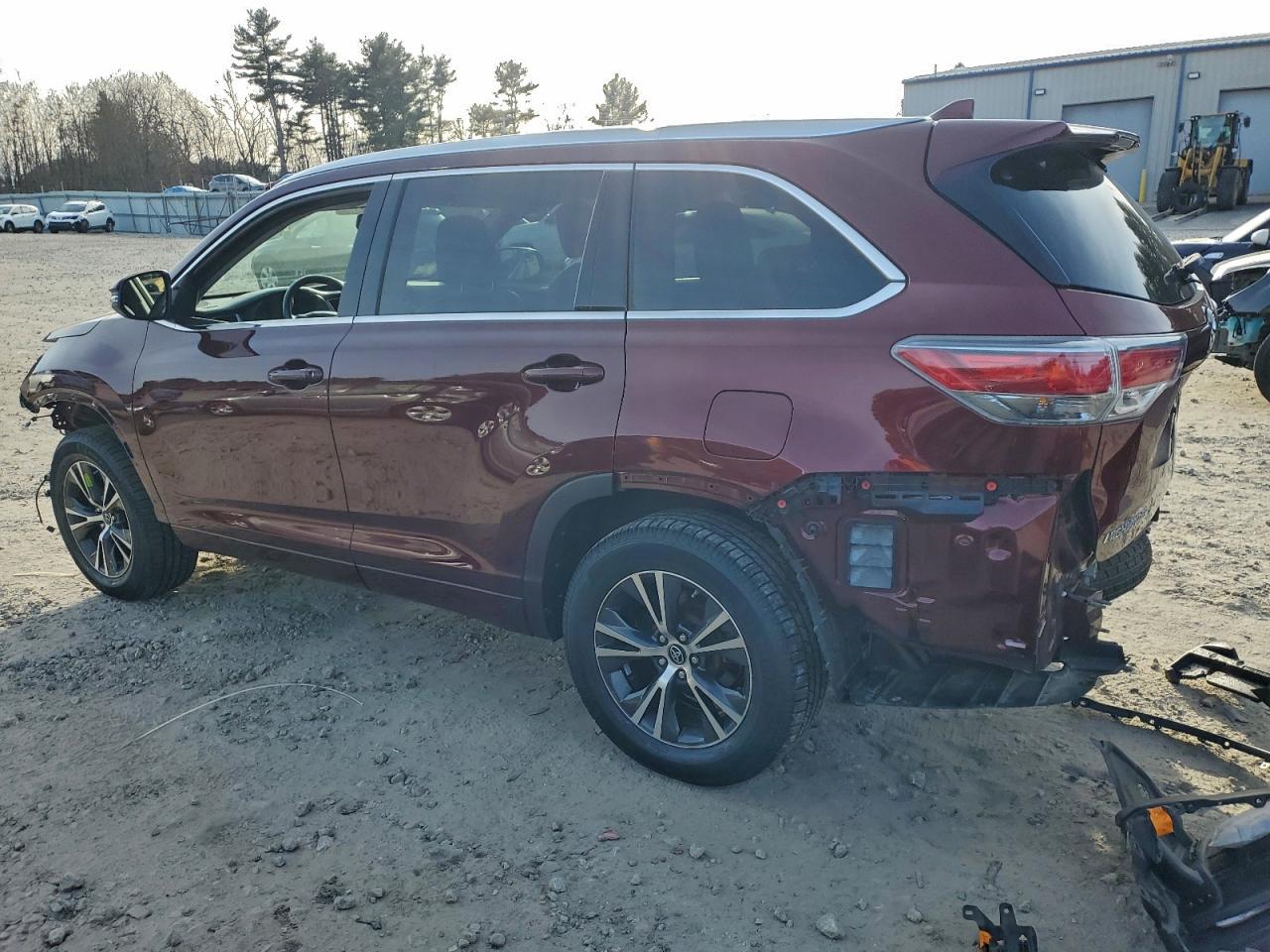 2016 TOYOTA HIGHLANDER
