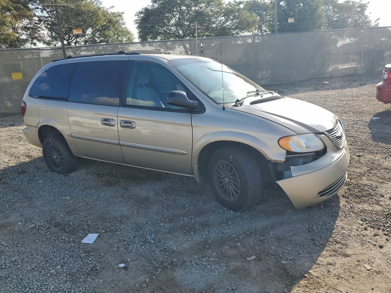 2002 CHRYSLER Town & Country