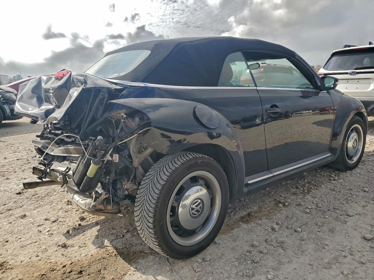 2015 VOLKSWAGEN Beetle