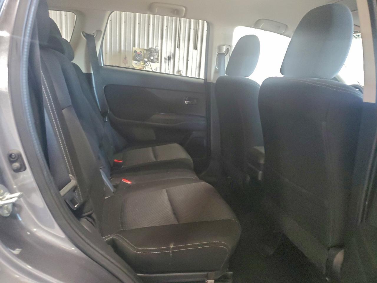 2016 MITSUBISHI outlander