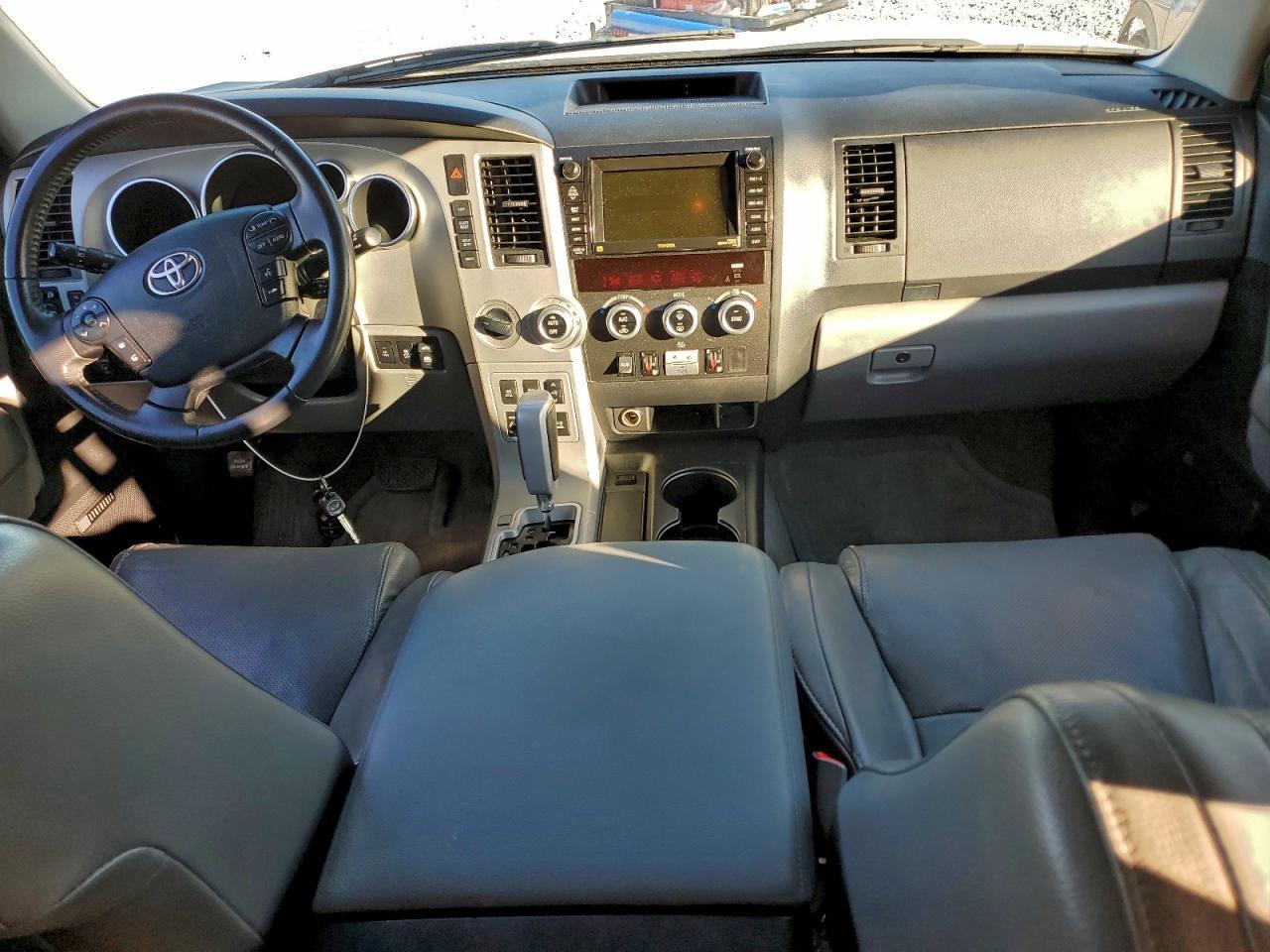 2008 TOYOTA Sequoia