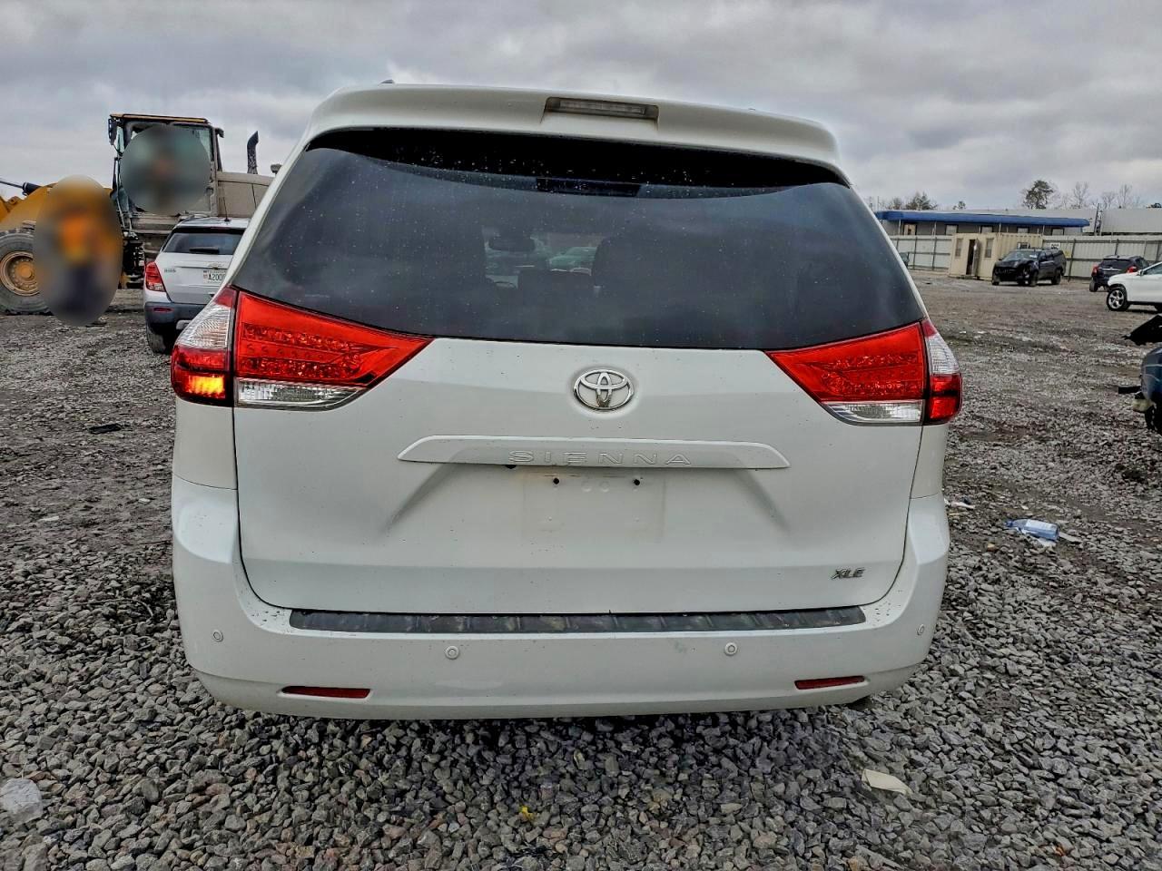 2017 TOYOTA SIENNA