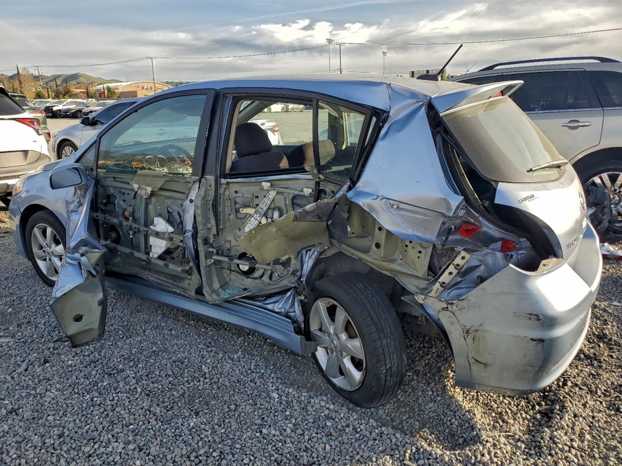 2011 NISSAN VERSA