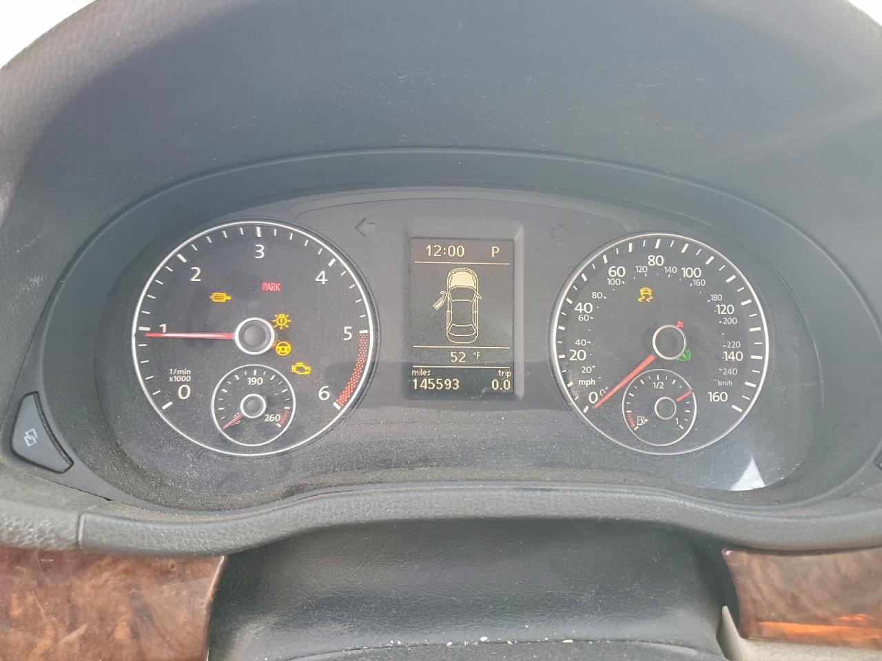 2012 VOLKSWAGEN Passat