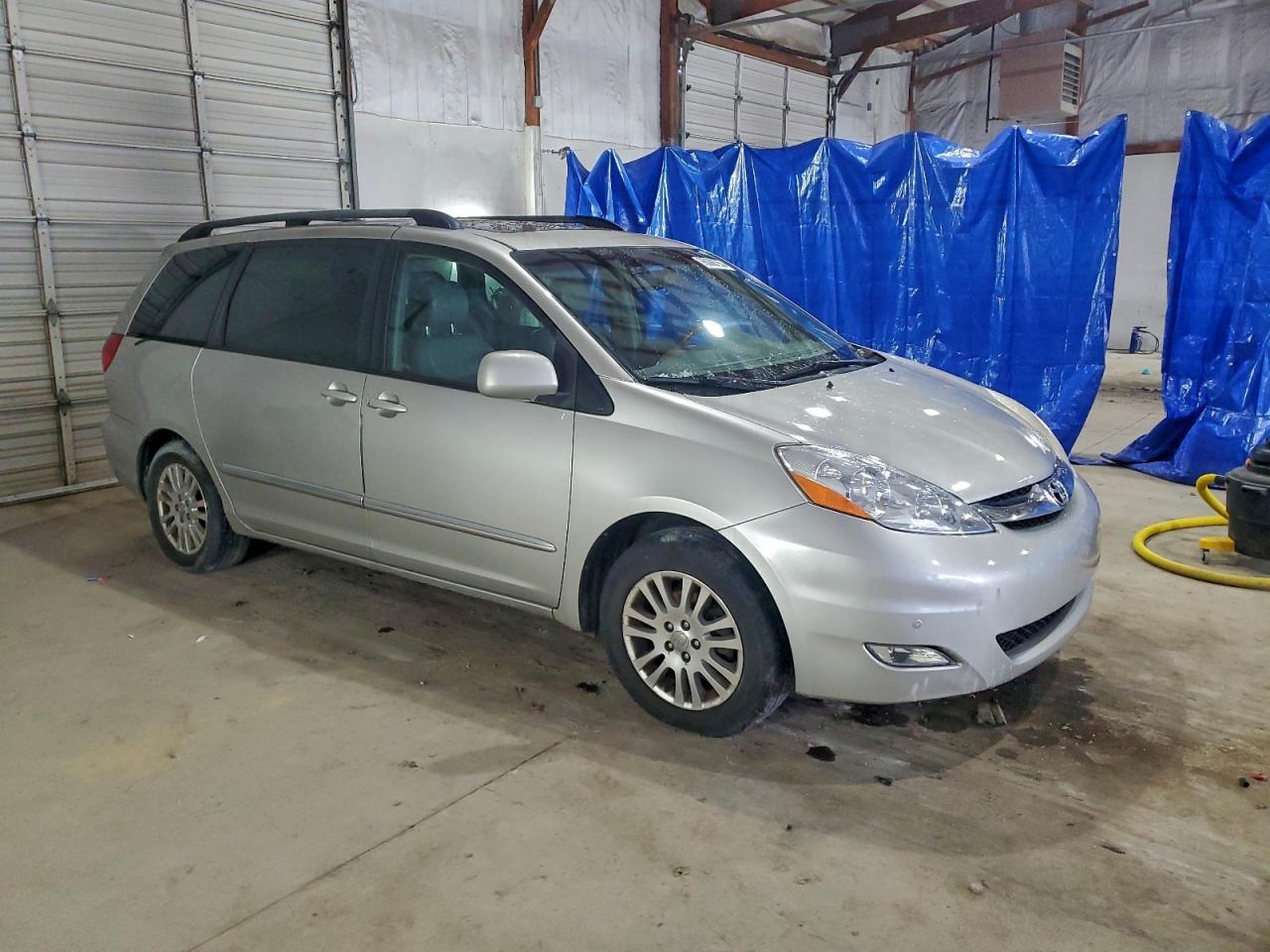 2008 TOYOTA SIENNA