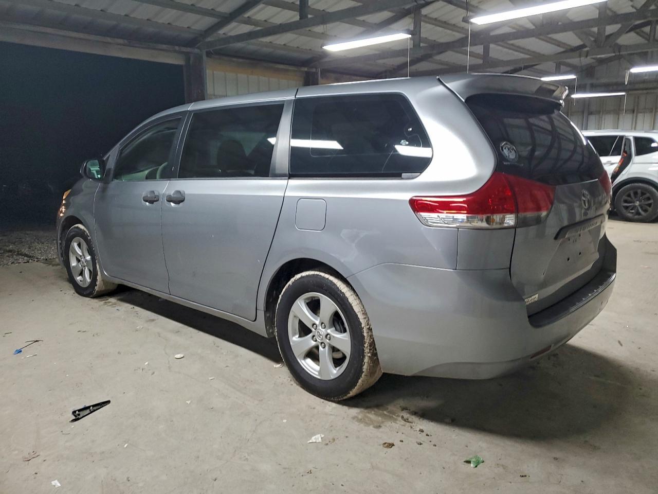 2013 TOYOTA SIENNA