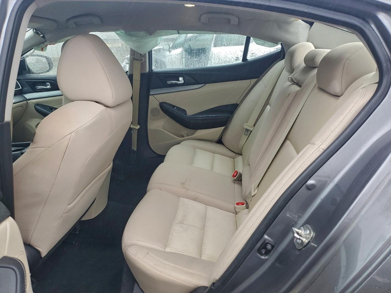 2016 NISSAN Maxima