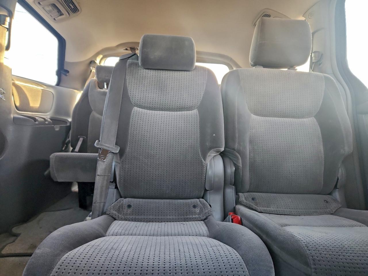 2006 TOYOTA SIENNA