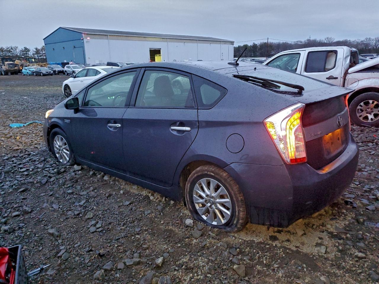 2015 TOYOTA Prius Plug-In