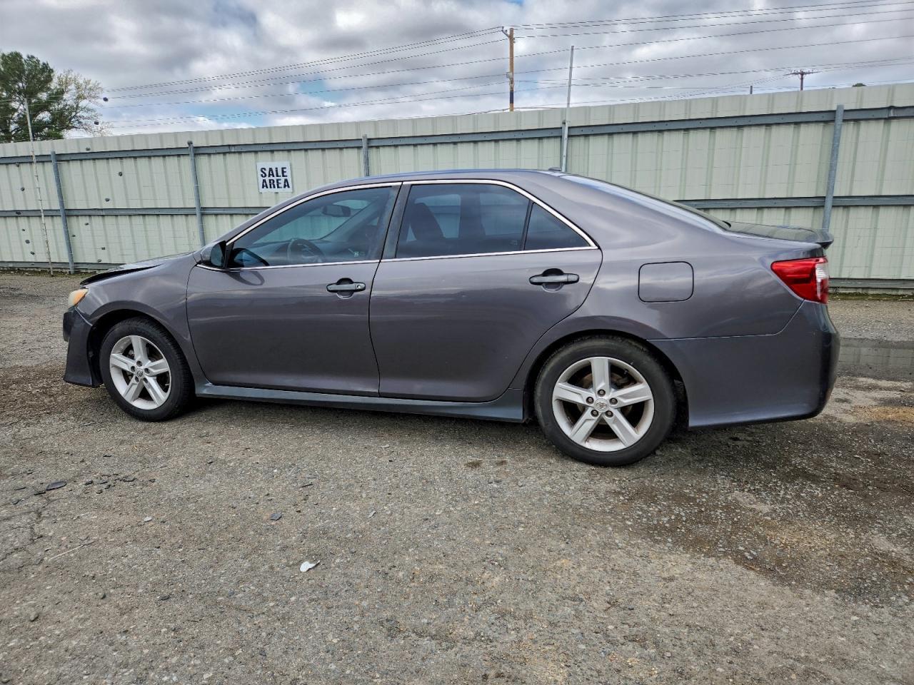 2014 TOYOTA CAMRY