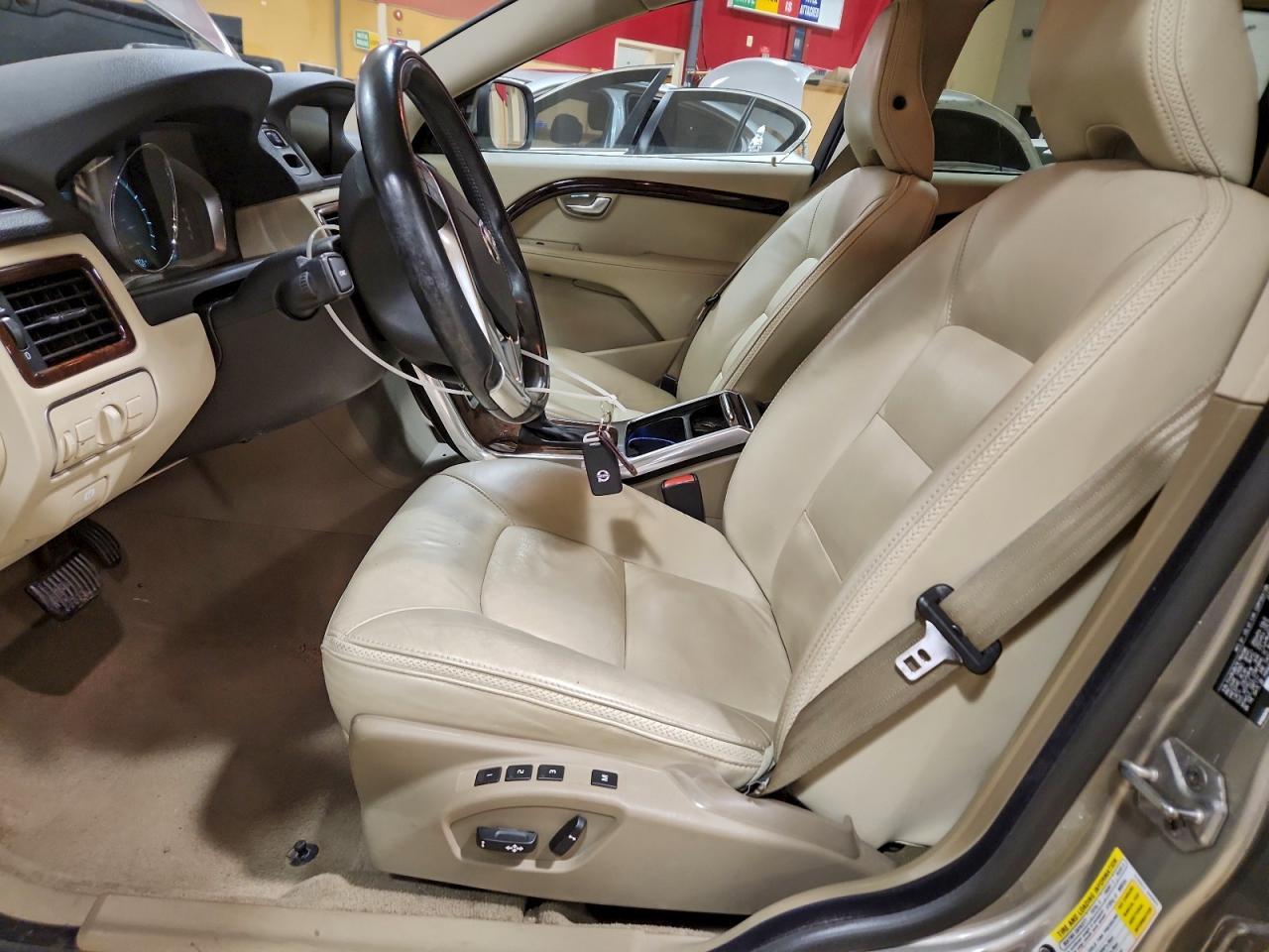 2014 VOLVO XC70