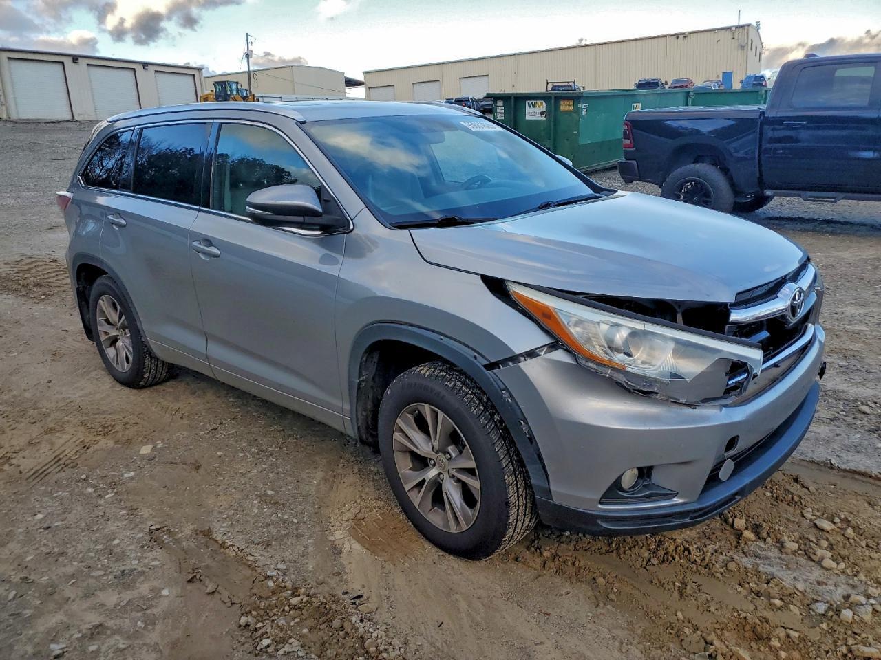 2015 TOYOTA HIGHLANDER