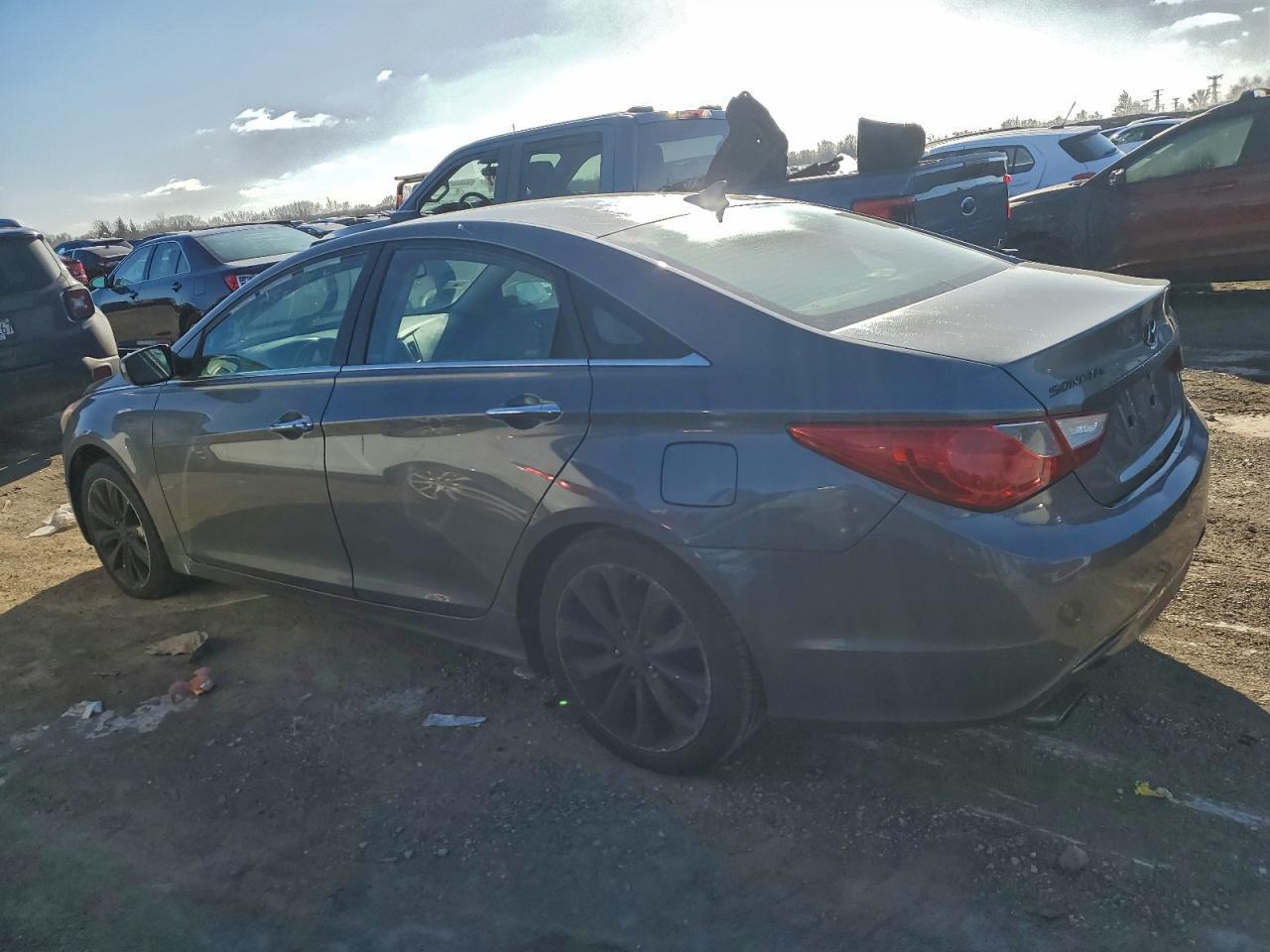 2011 HYUNDAI SONATA
