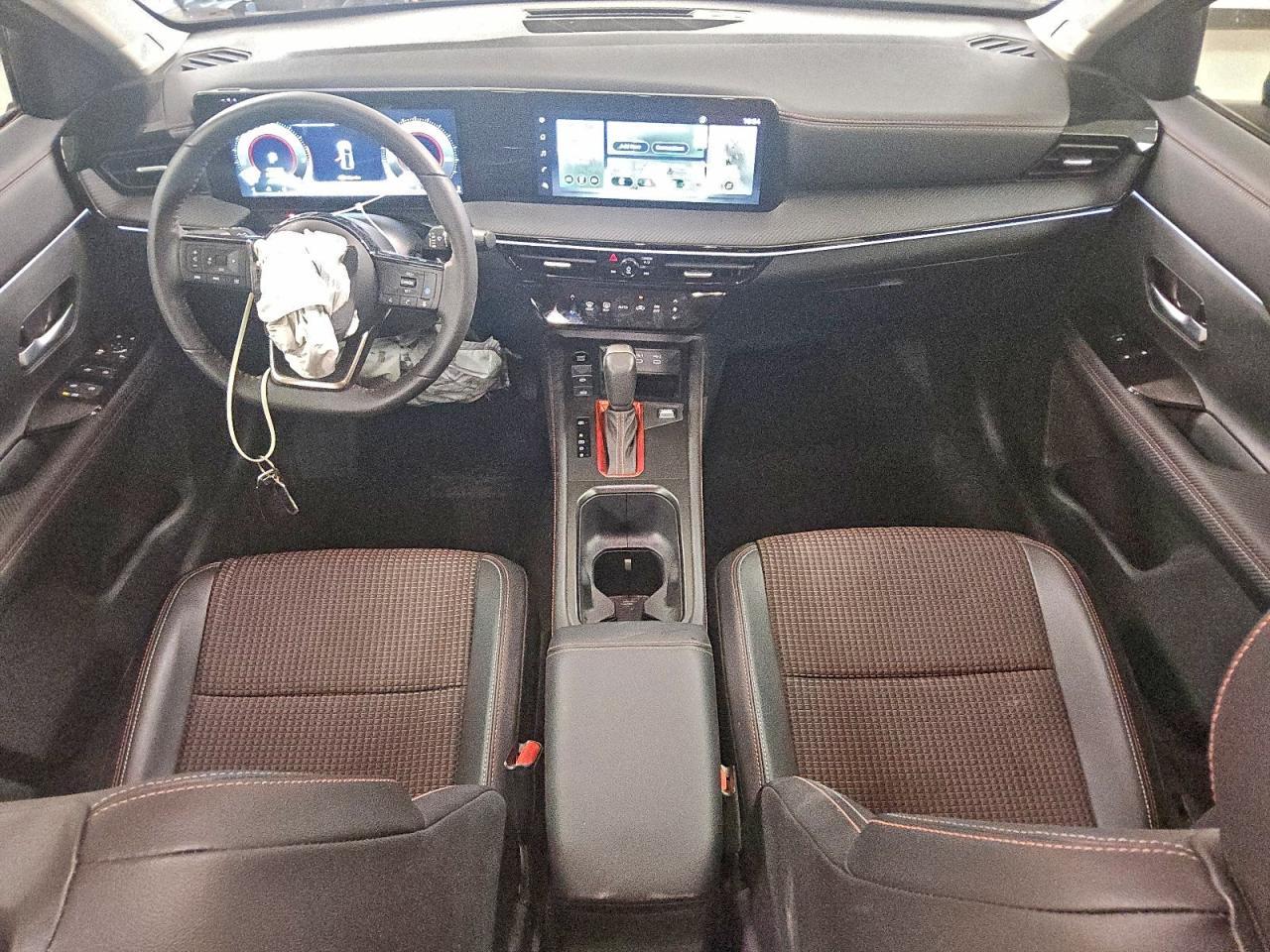 2025 NISSAN KICKS