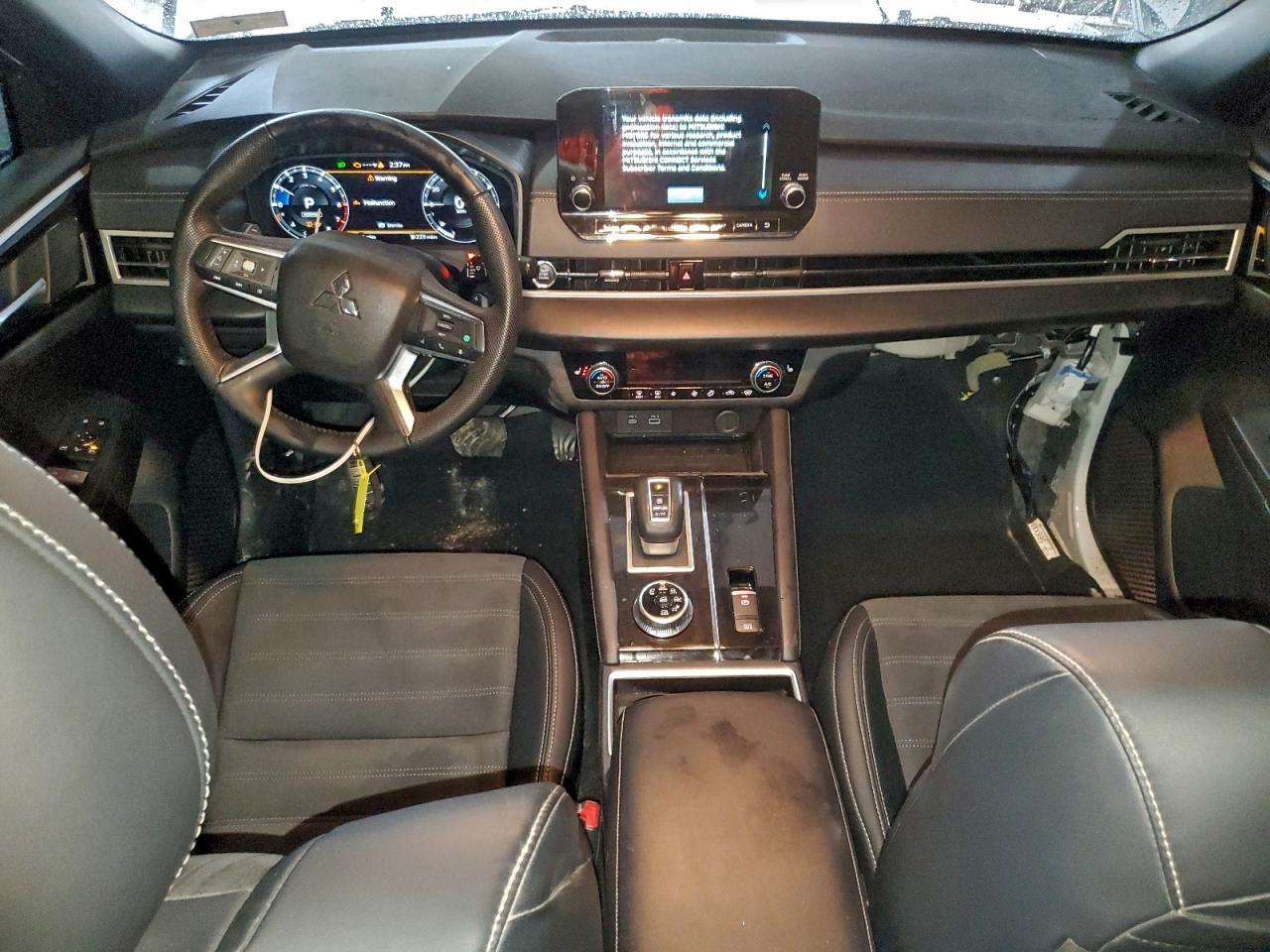 2023 MITSUBISHI outlander
