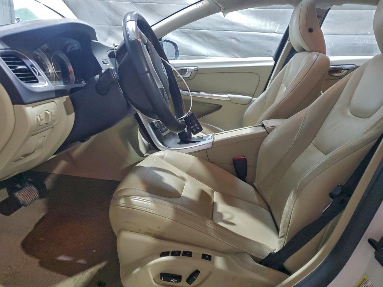 2013 VOLVO S60