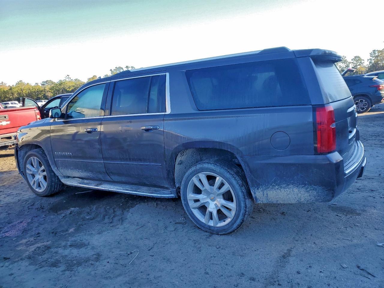 2017 CHEVROLET Suburban