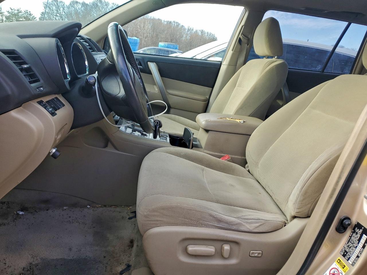 2010 TOYOTA HIGHLANDER