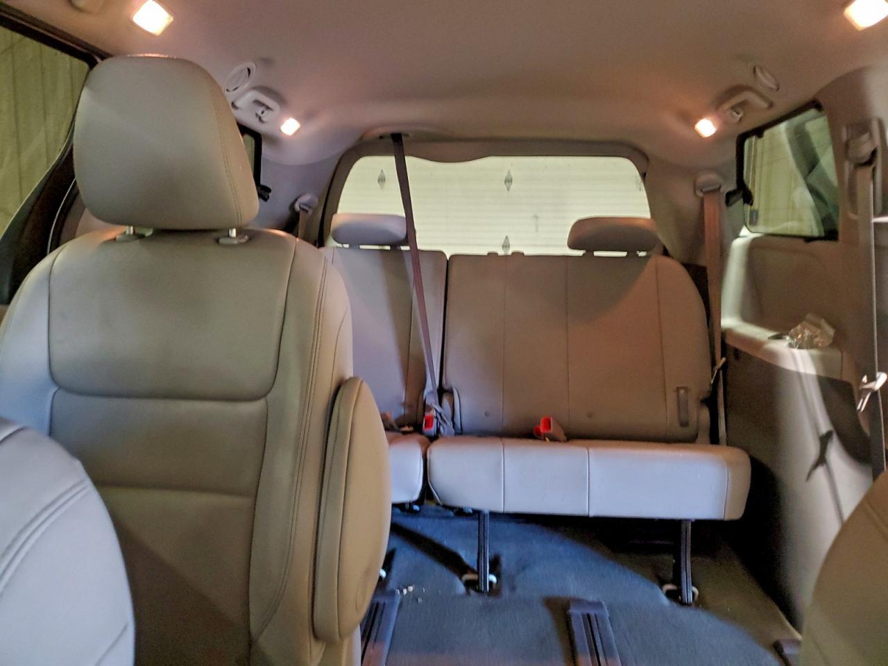 2017 TOYOTA SIENNA