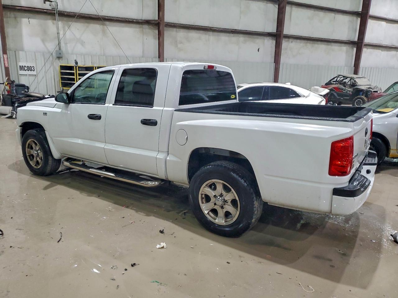 2011 DODGE Dakota