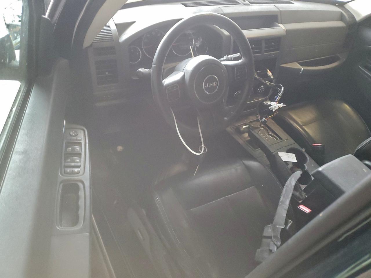 2012 JEEP Liberty