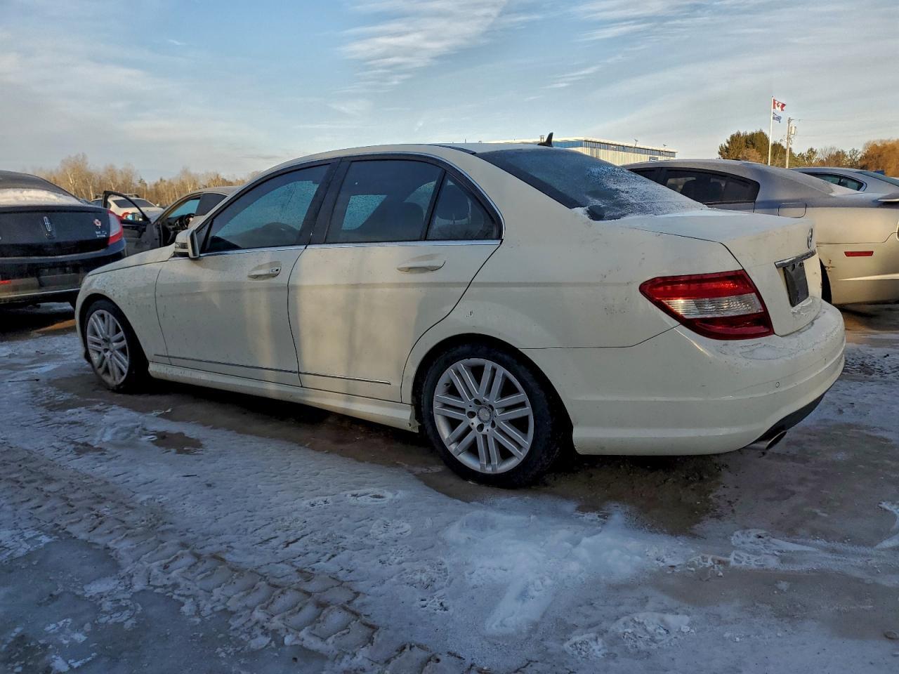 2011 MERCEDES-BENZ C-CLASS