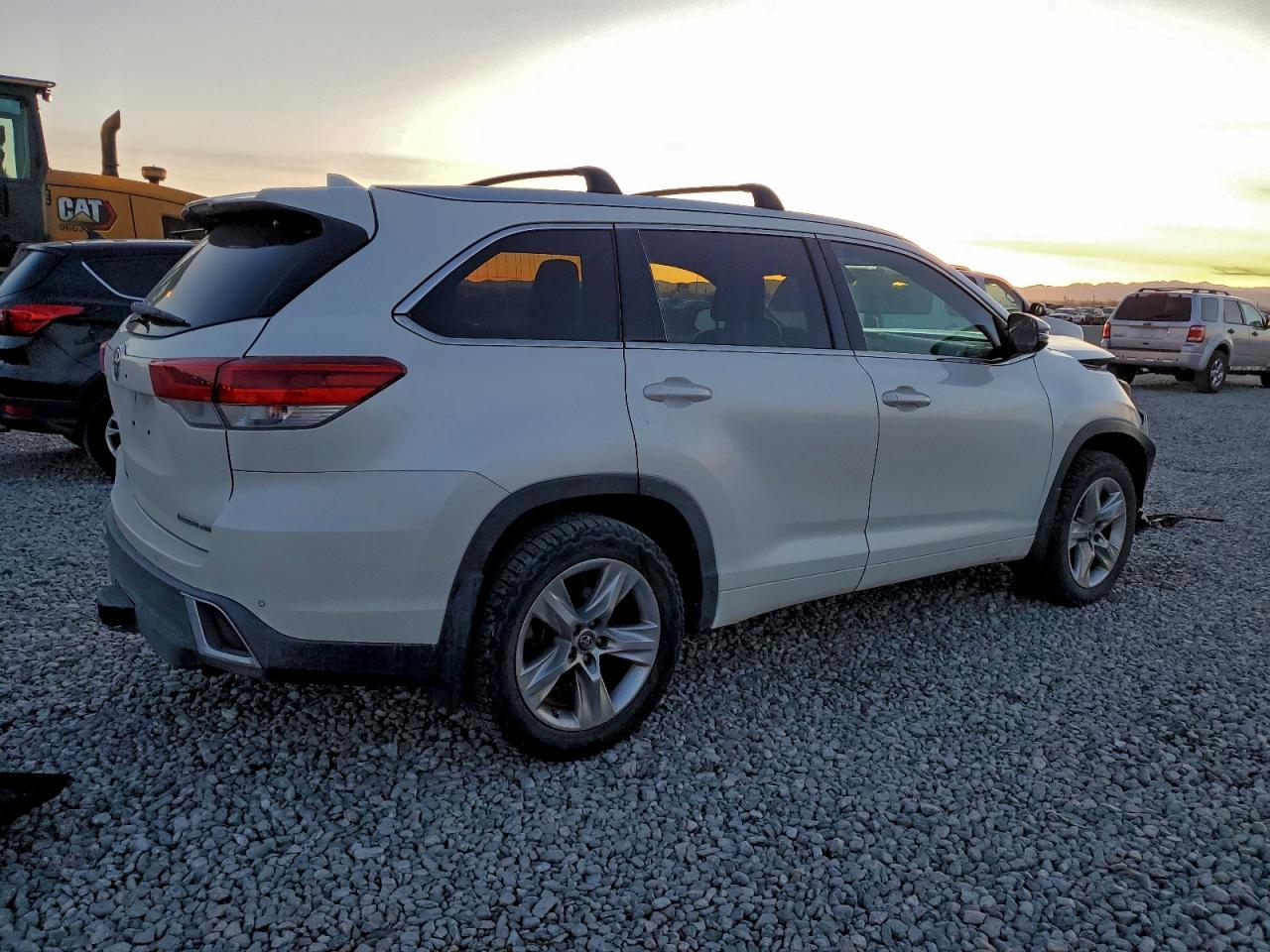 2017 TOYOTA HIGHLANDER