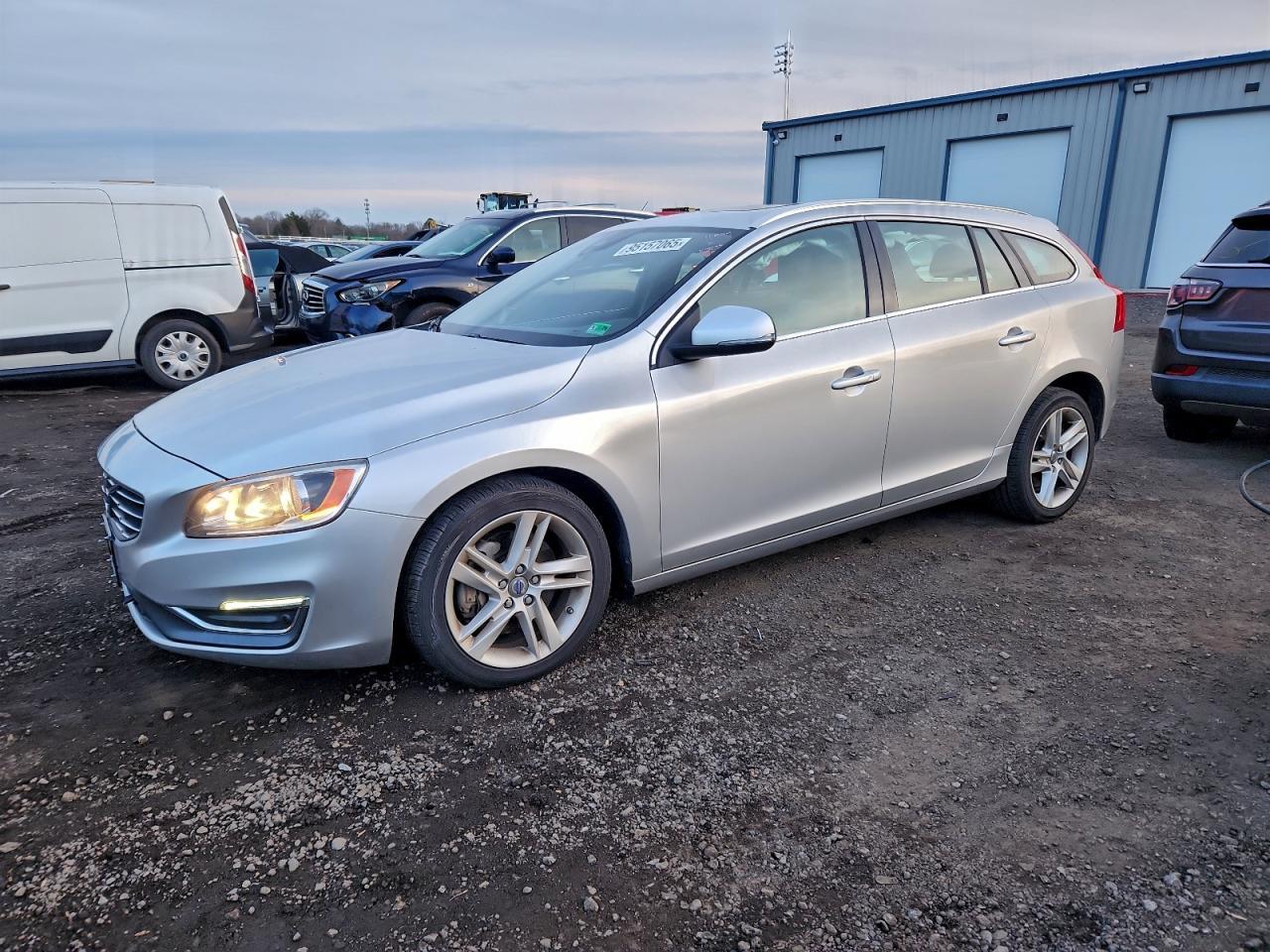 2015 VOLVO V60