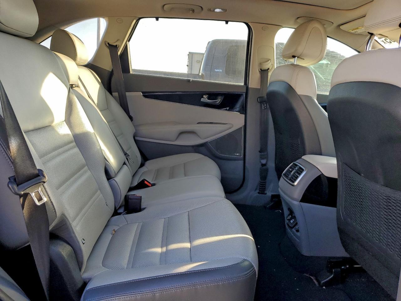 2016 KIA SORENTO