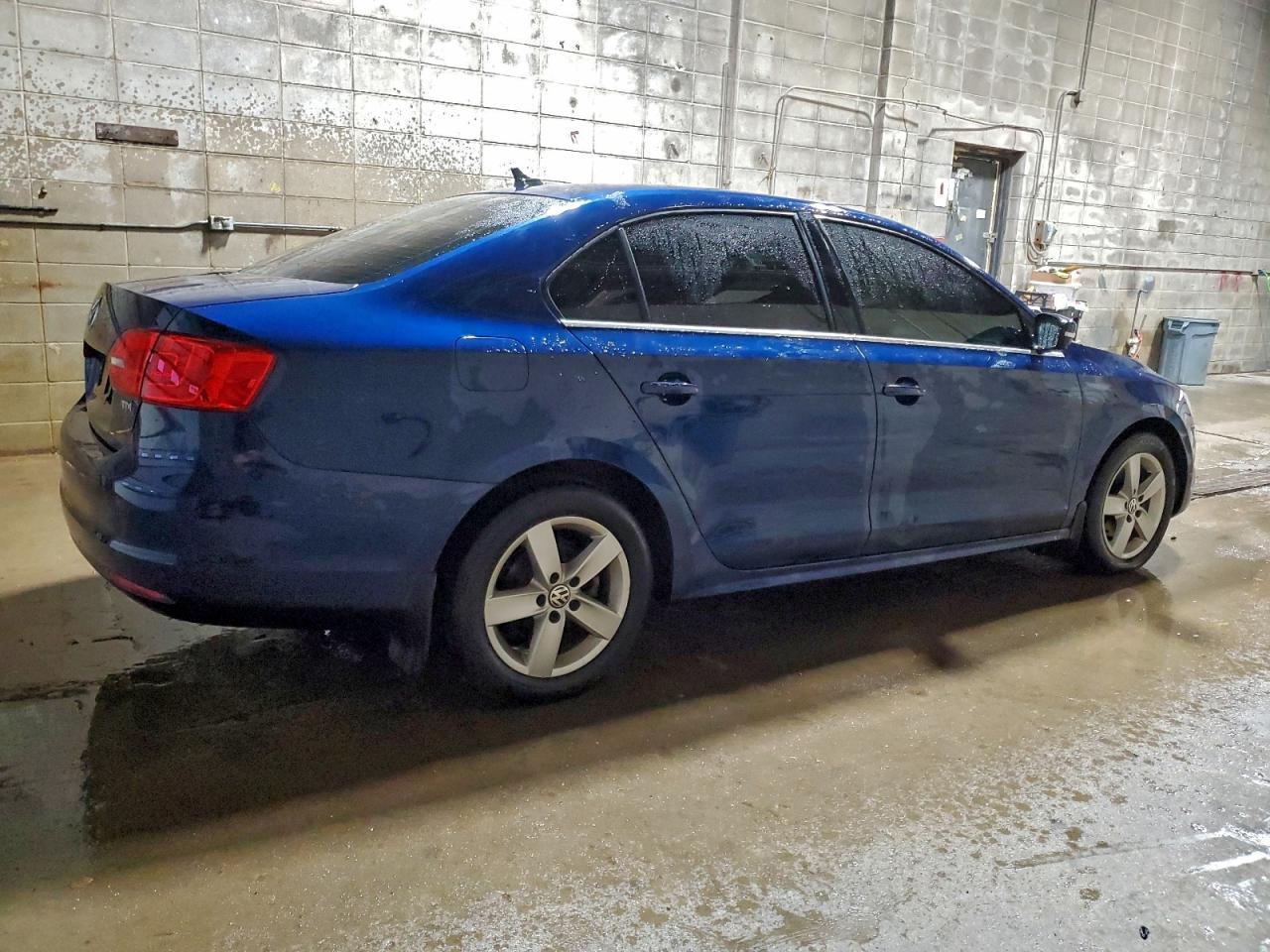 2013 VOLKSWAGEN JETTA