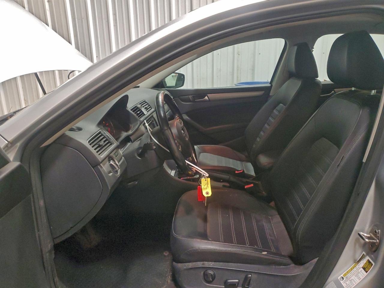 2015 VOLKSWAGEN Passat