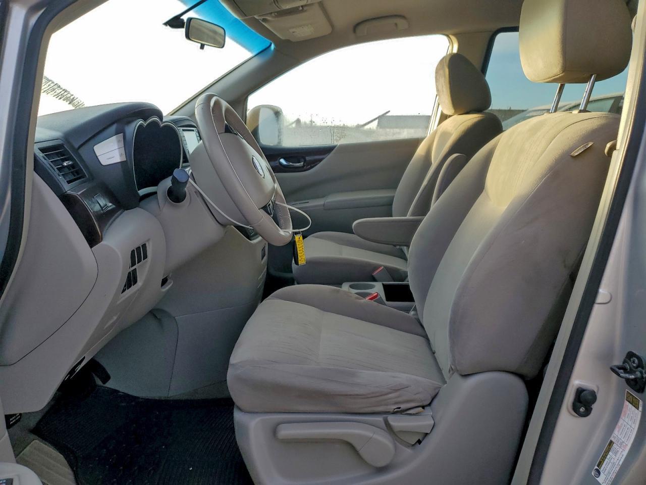 2016 NISSAN Quest