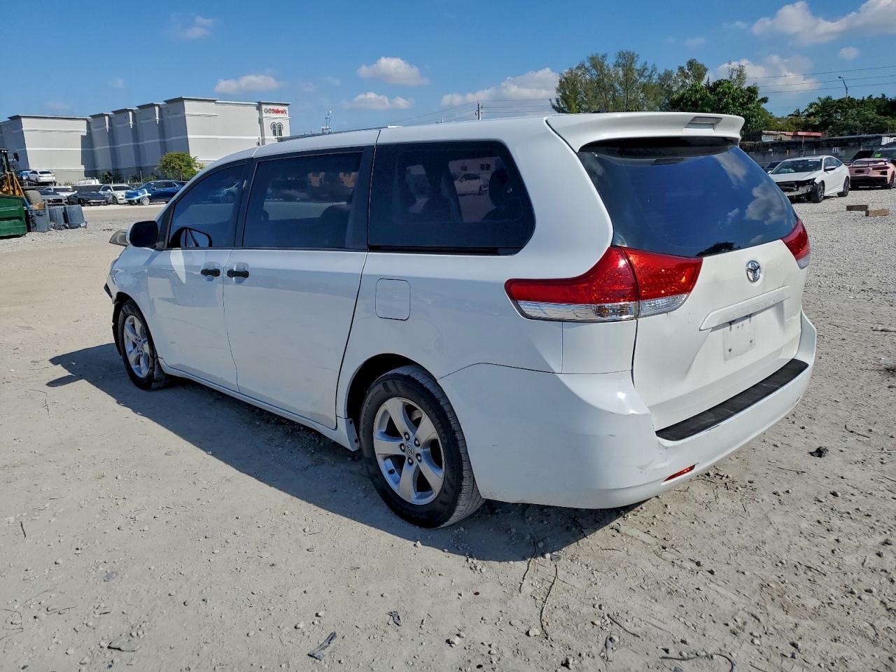 2013 TOYOTA SIENNA