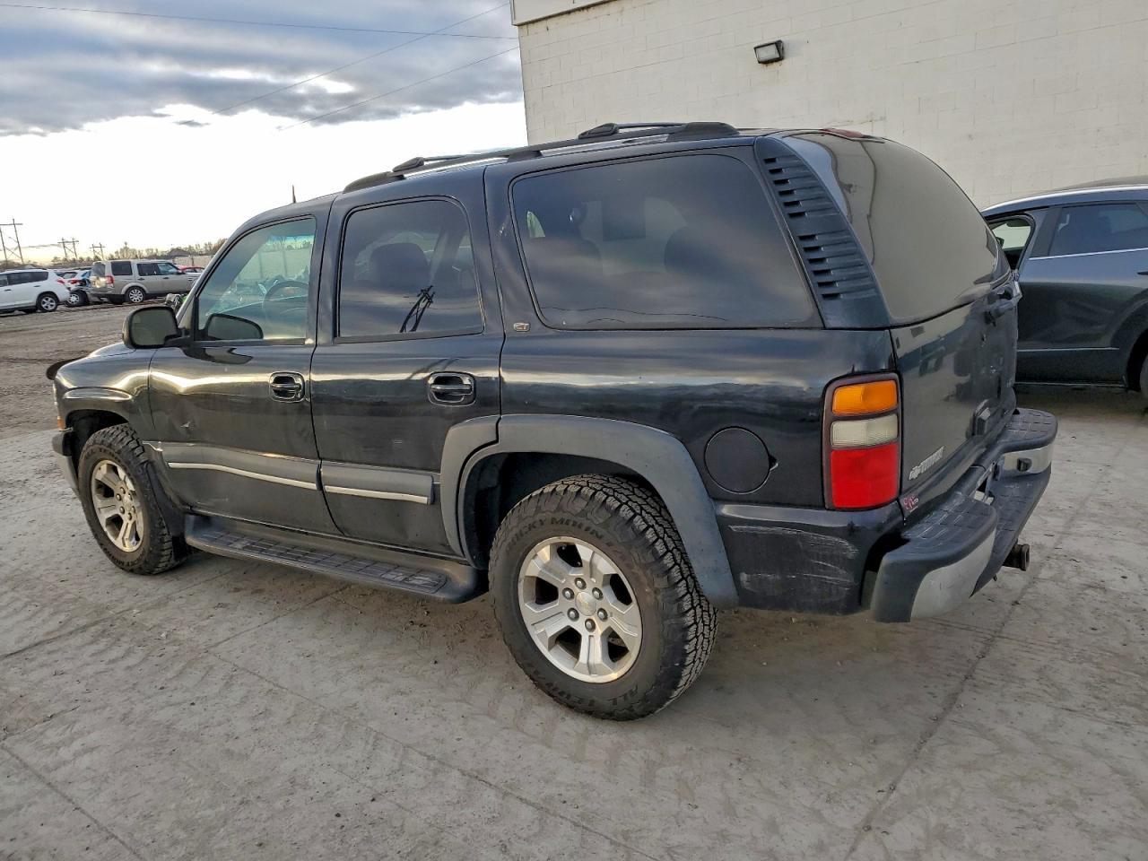 2004 CHEVROLET Tahoe