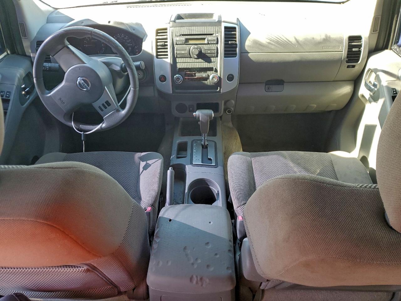 2011 NISSAN Frontier